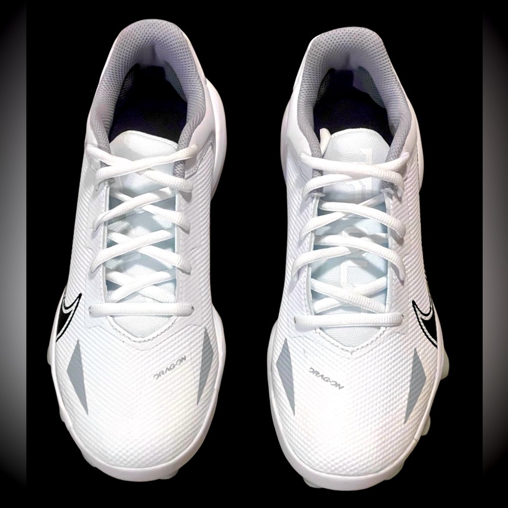 Boys (big kid) youth Nike baseball cleats size 6Y NWOB